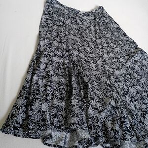 CJ Banks 100% Rayon Sz 18W Black & White Tropical Floral A-Line Skirt W/Ruffles